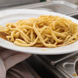 Spaetzle mit Soße